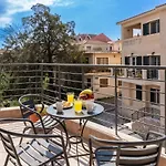Vibes 13 Argostoli (Kefalonia)